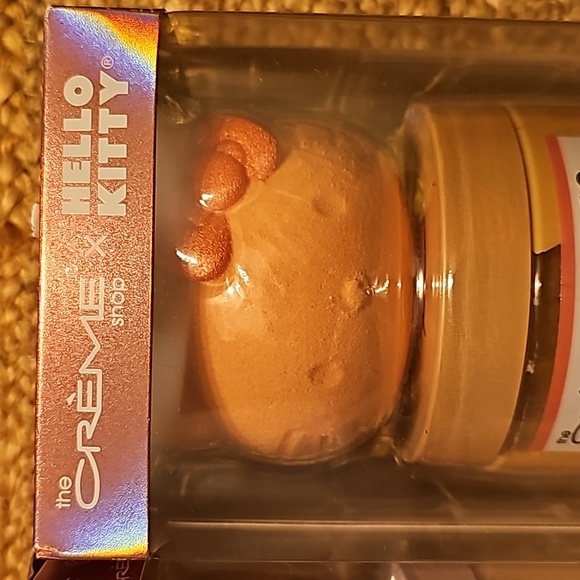 HELLO KITTY Silky Skin Spa Bundle (Two Bath Bomb & Sugar Body Scrub Sets) 🛁 - Picture 5 of 6